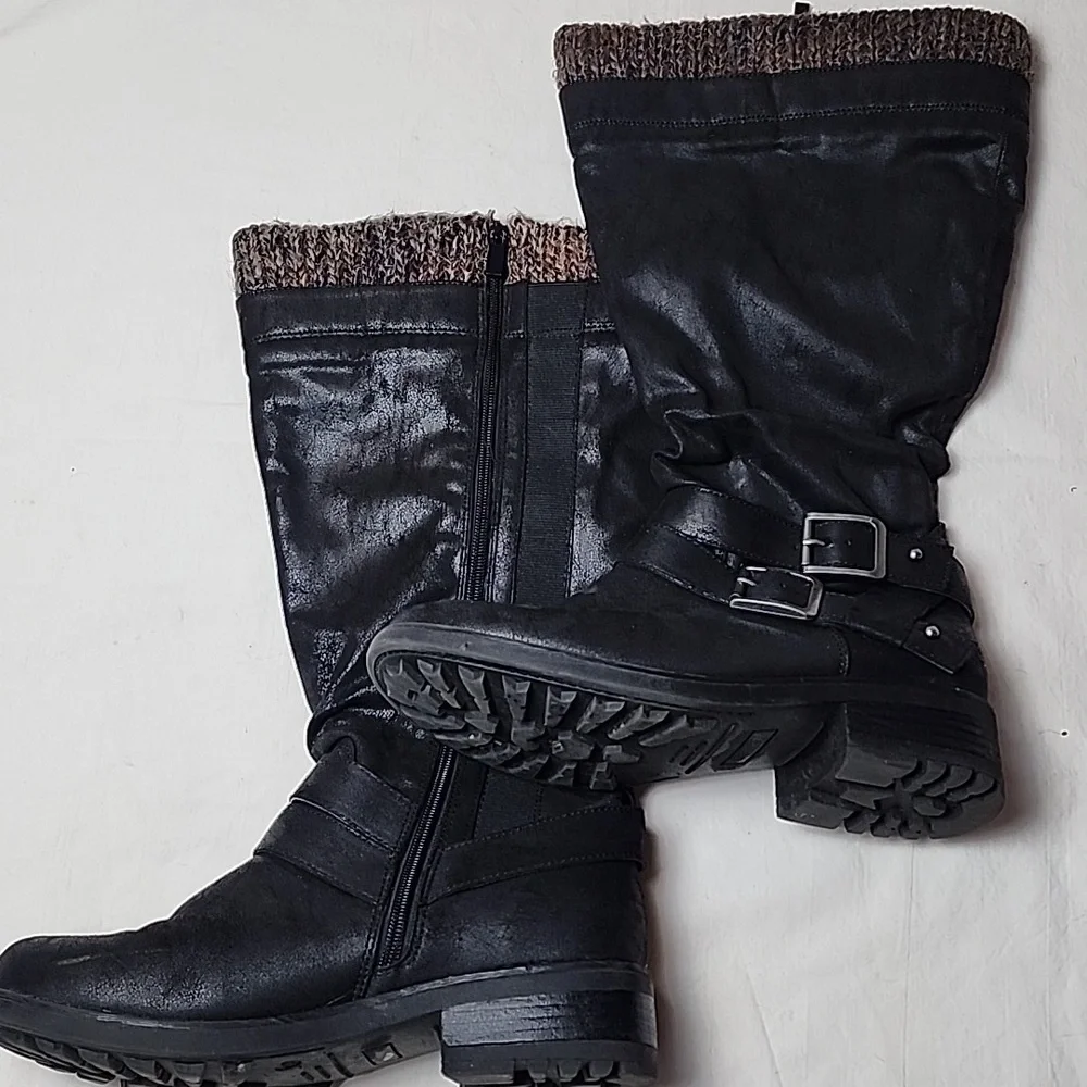 Torrid Boots 9 Wide Knee High Black Sweater Trim Faux Leather Zip Strappy Buckle